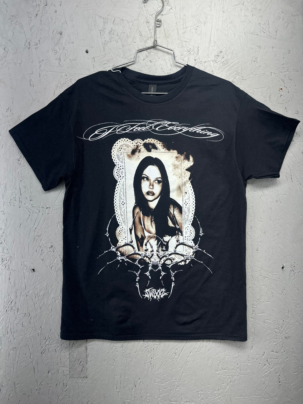 I FEEL EVERYTHING FRAME TOUR 2026 T-SHIRT